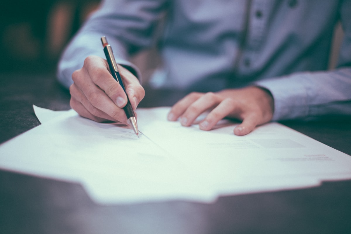 Contracts and documents explaining what contract management is