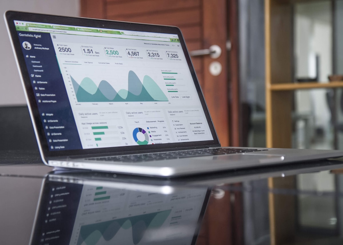 Contract management software — contract overview features in Konralium
